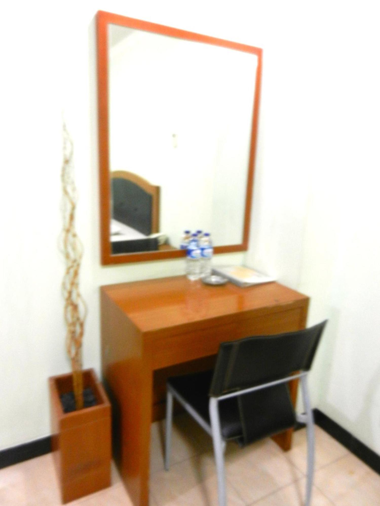 Karsa Utama Hotel Jakarta Ruang foto